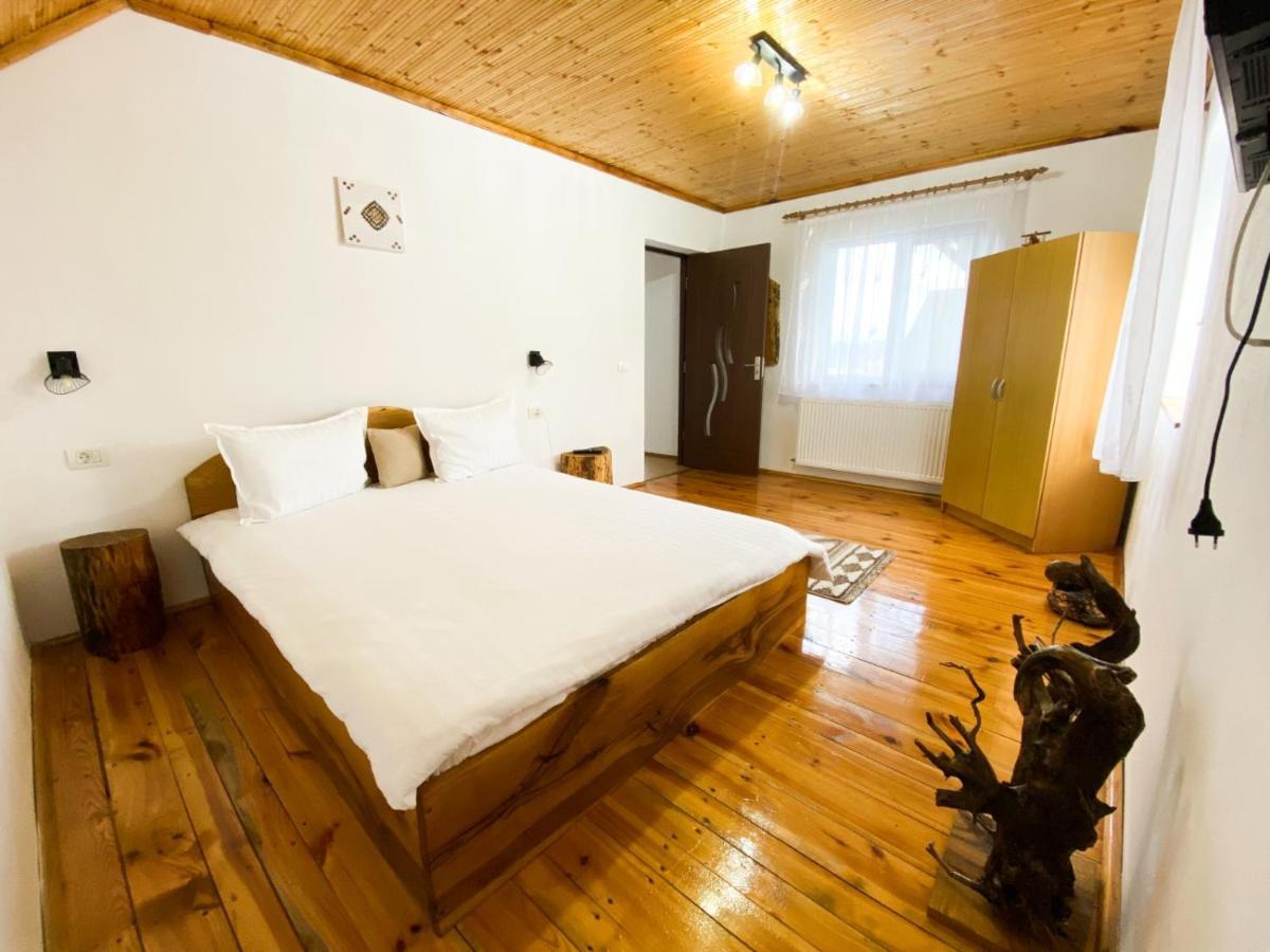 Casa de sub Horă Villa Zărneşti Exterior foto