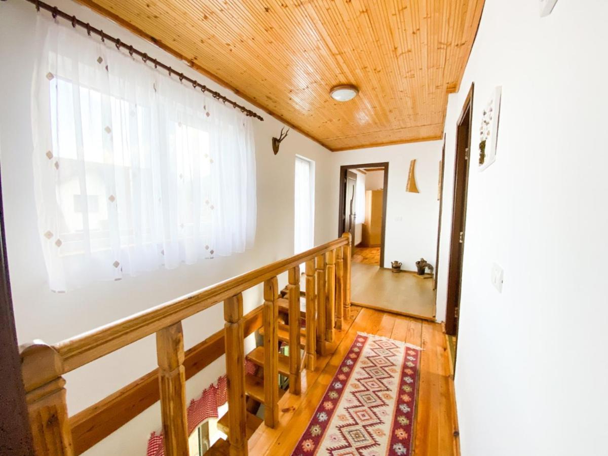 Casa de sub Horă Villa Zărneşti Exterior foto