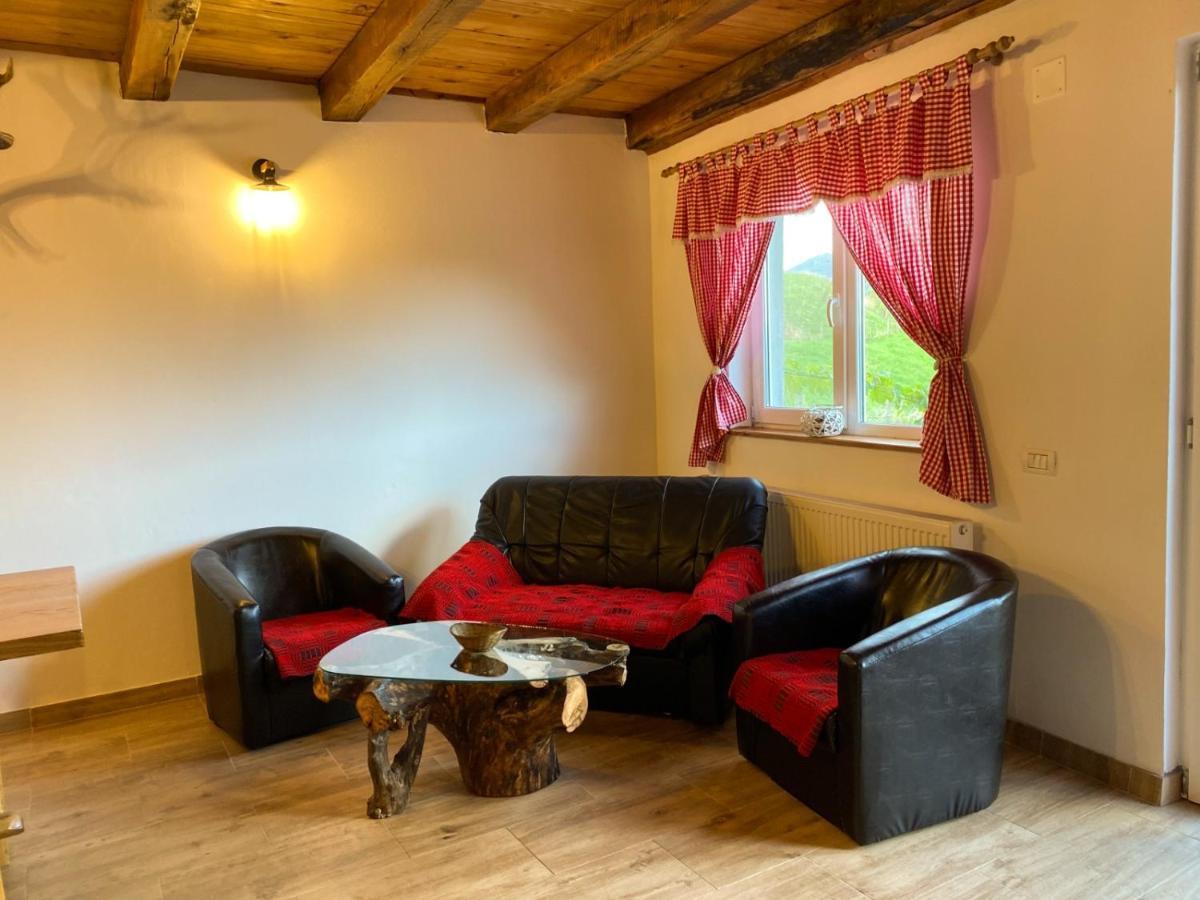 Casa de sub Horă Villa Zărneşti Exterior foto